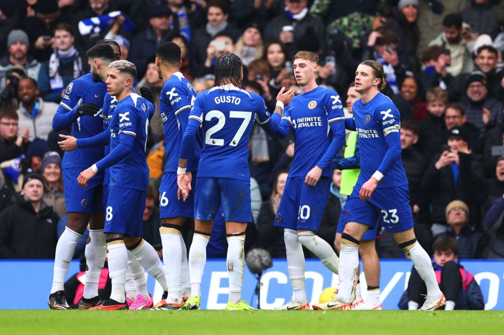 曾经的前场搭档！安东尼和拉什福德拥抱这一刻，你想到了什么？