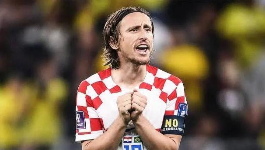 达尼洛同时斩获两座欧冠&解放者杯冠军，为历史首人