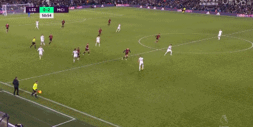 库尼亚赛后向老东家狼队球迷鼓掌致谢