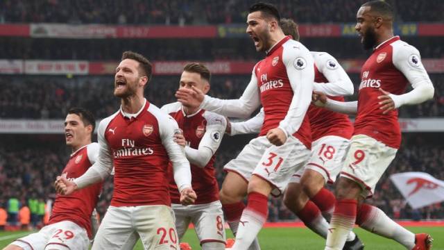 半场战报：温哥华白浪2-0洛杉矶，拉沃尔达、萨比建功