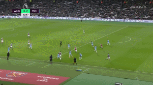 库里尝试用高尔夫球投洞，看起来比他投三分难多了